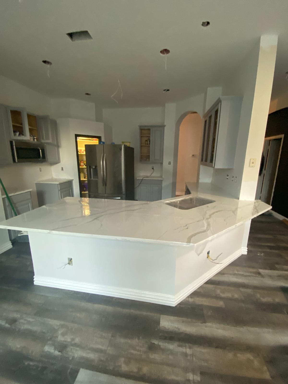 Wraparound kitchen countertop run